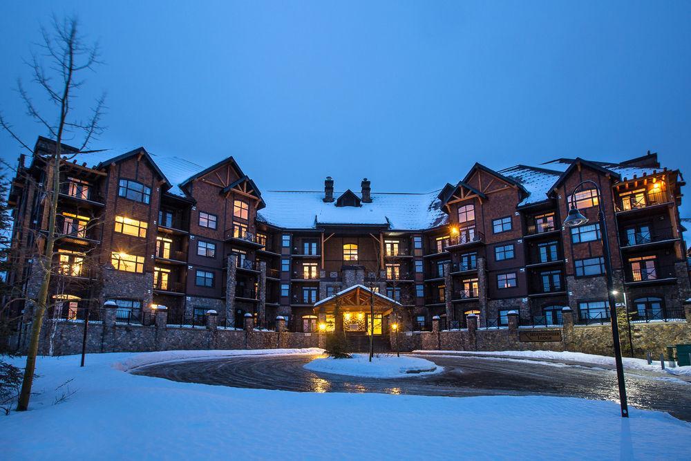 Glacier Mountaineer Lodge Golden Exterior photo